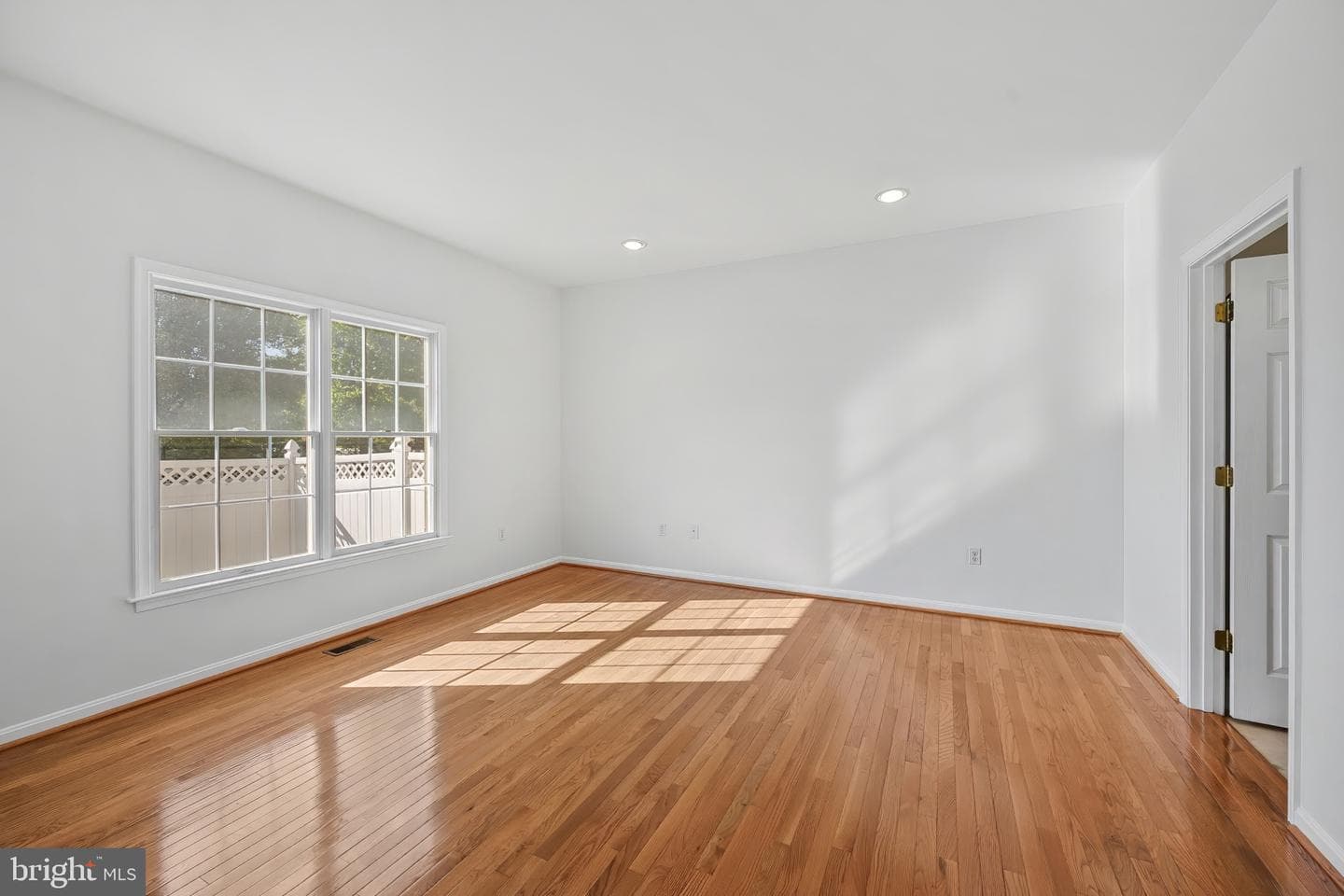 1002 Eastbourne Court photo 10