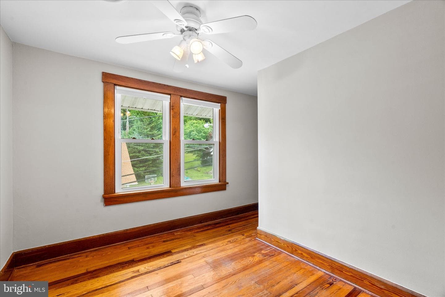 218 N Delaware Avenue photo 30