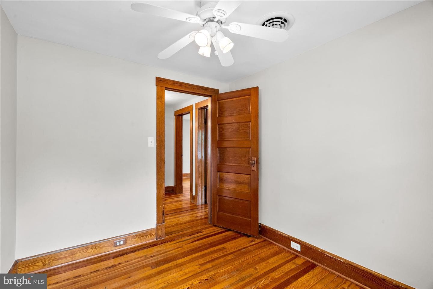 218 N Delaware Avenue photo 31