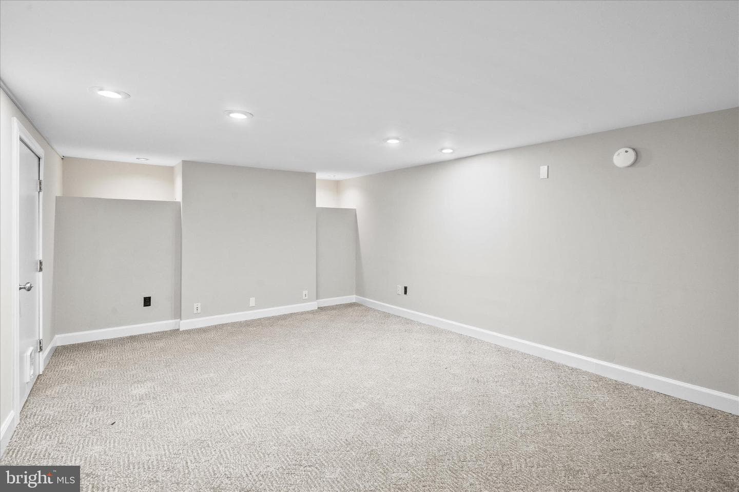 218 N Delaware Avenue photo 35