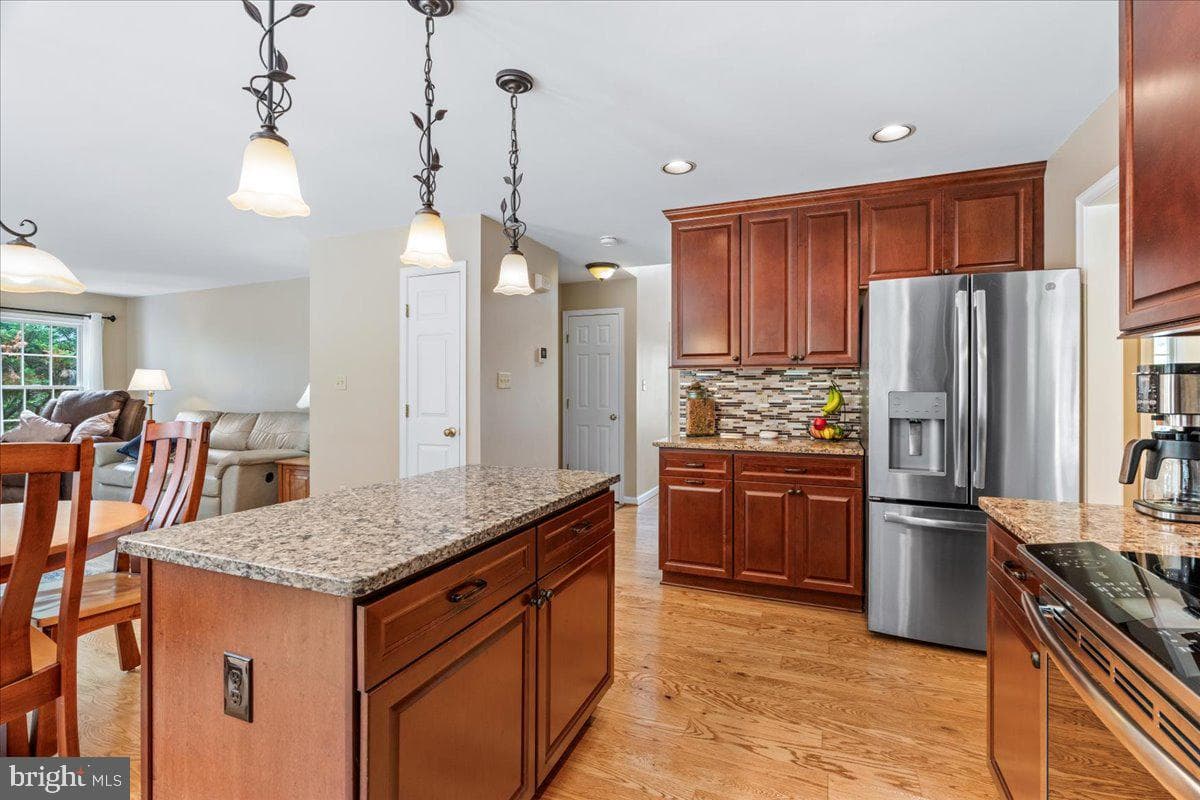 4706 Hardwood Court photo 24