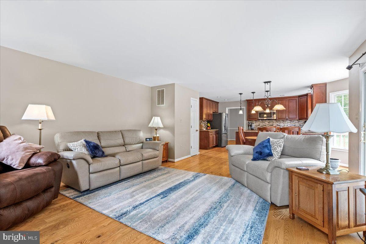 4706 Hardwood Court photo 30