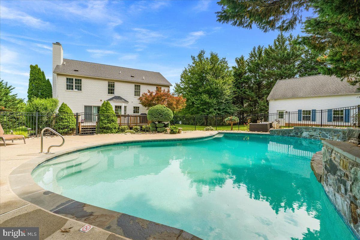 4706 Hardwood Court photo 60