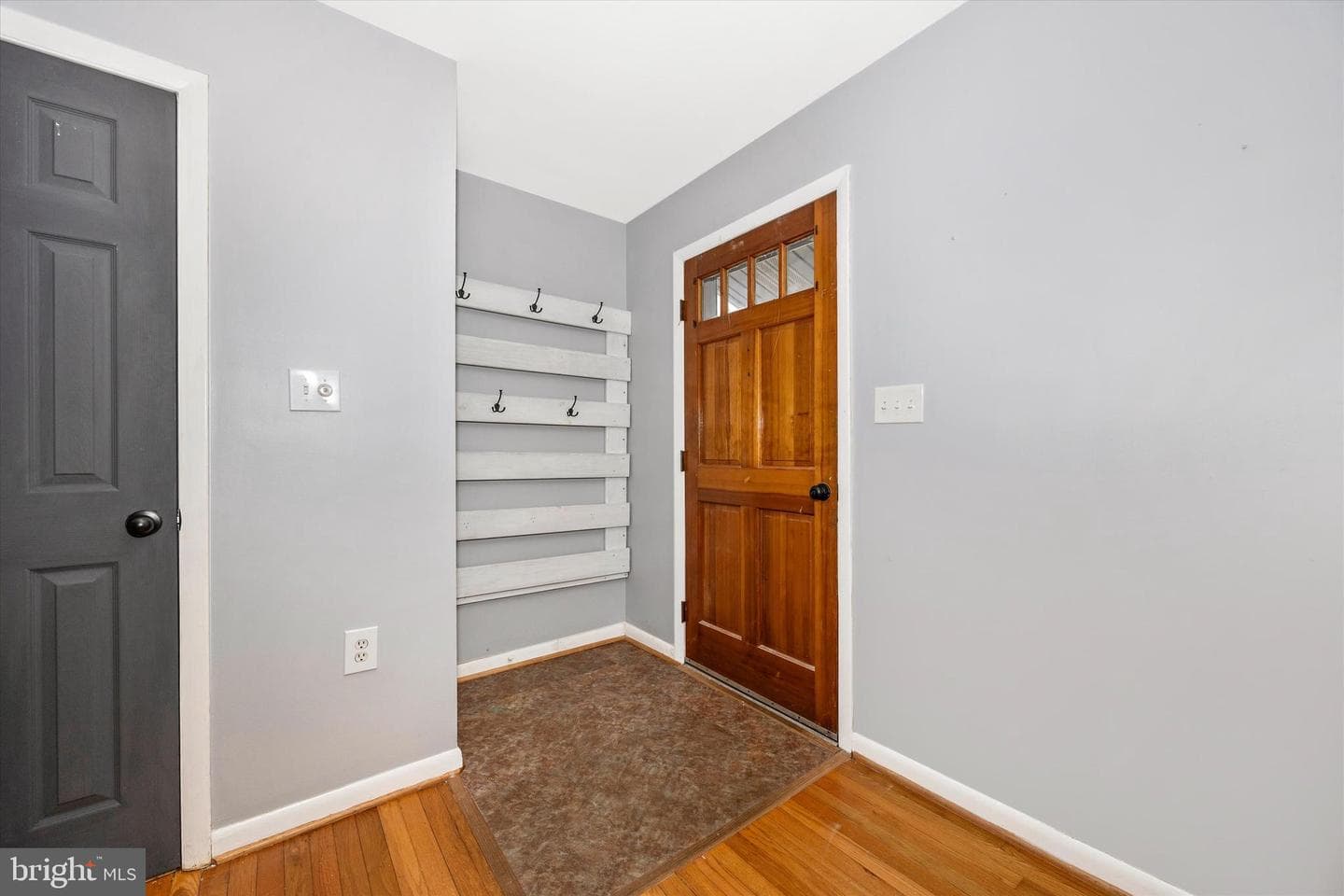 3905 Sugarloaf Drive photo 3