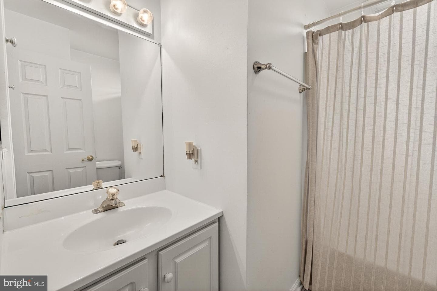 2094 E Greenleaf Drive photo 21