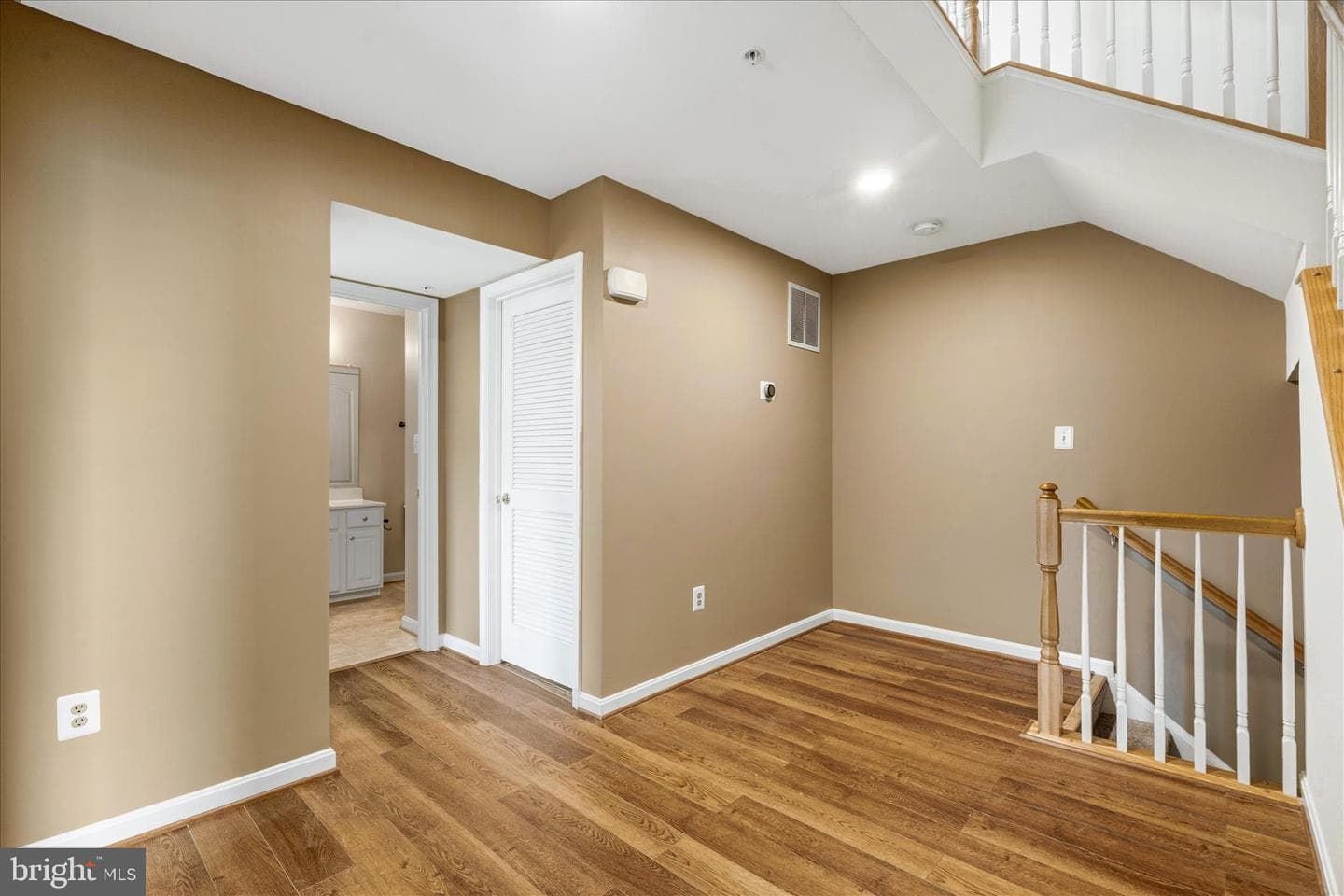 110 Featherstone Place photo 15