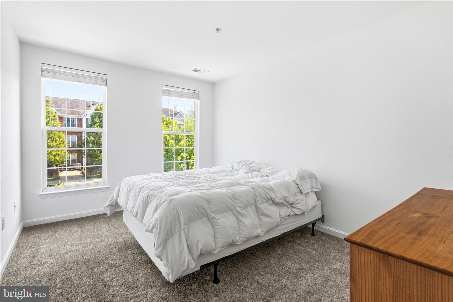 110 Featherstone Place photo 16