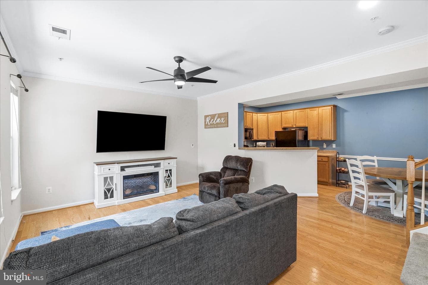 110 Featherstone Place photo 2