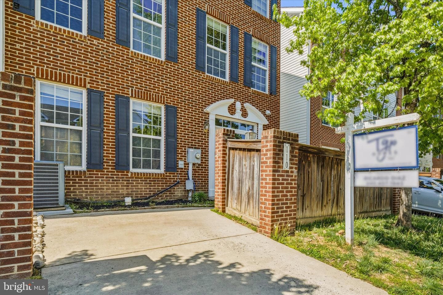 110 Featherstone Place photo 29