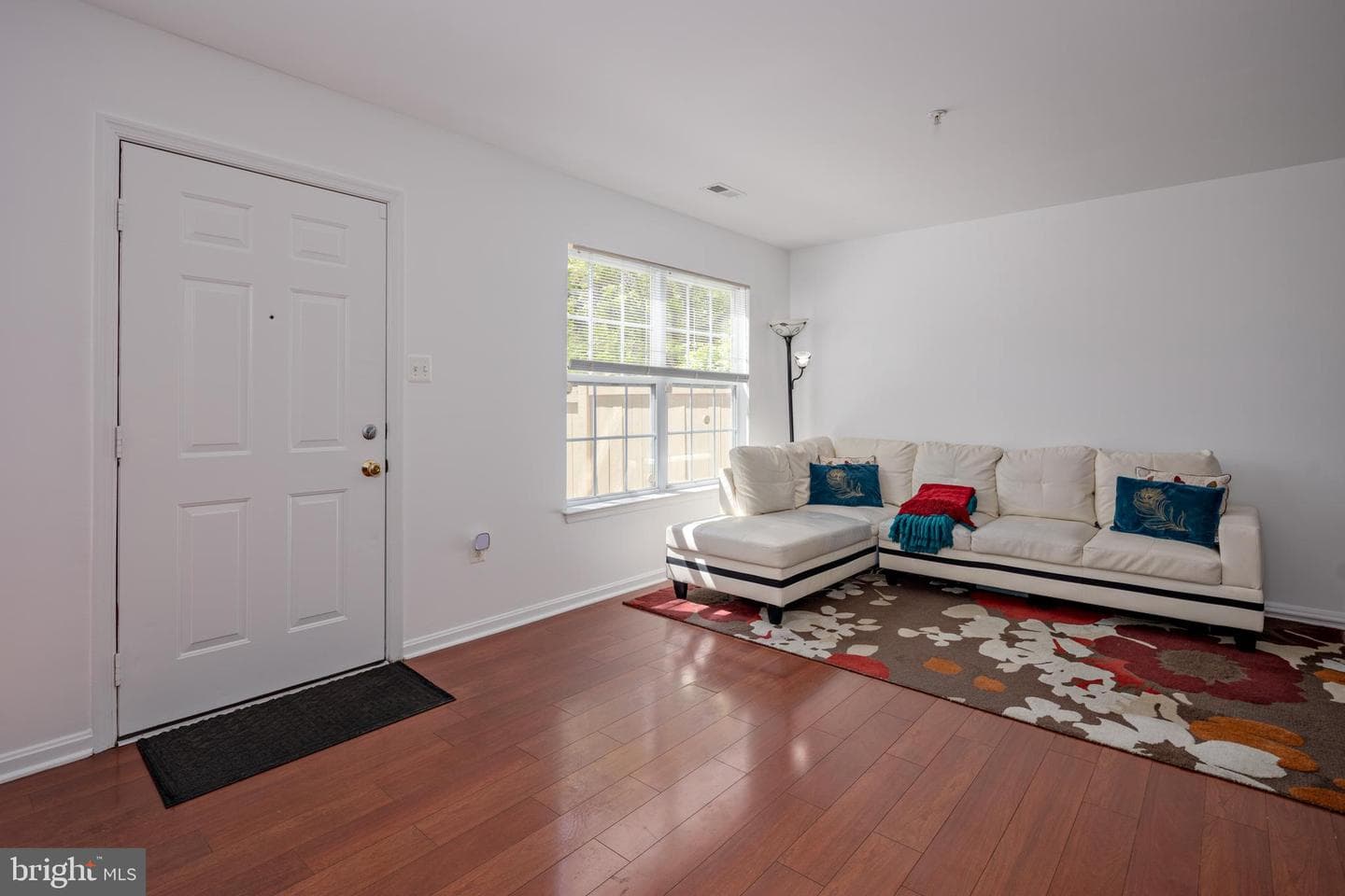 115 Whitestone Way photo 3