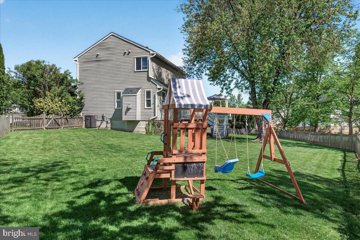 98 Pleasonton Court photo 42