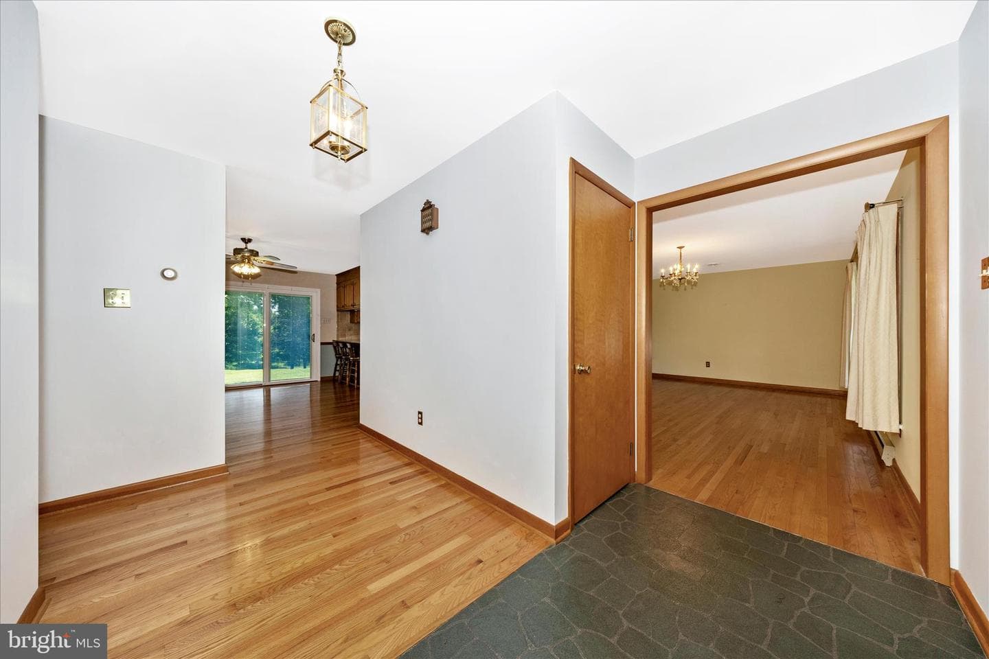 5411 Jefferson Boulevard photo 3