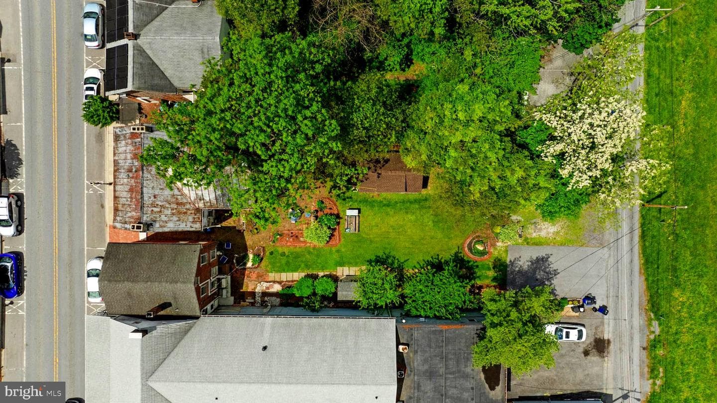 308 W Main Street W photo 41
