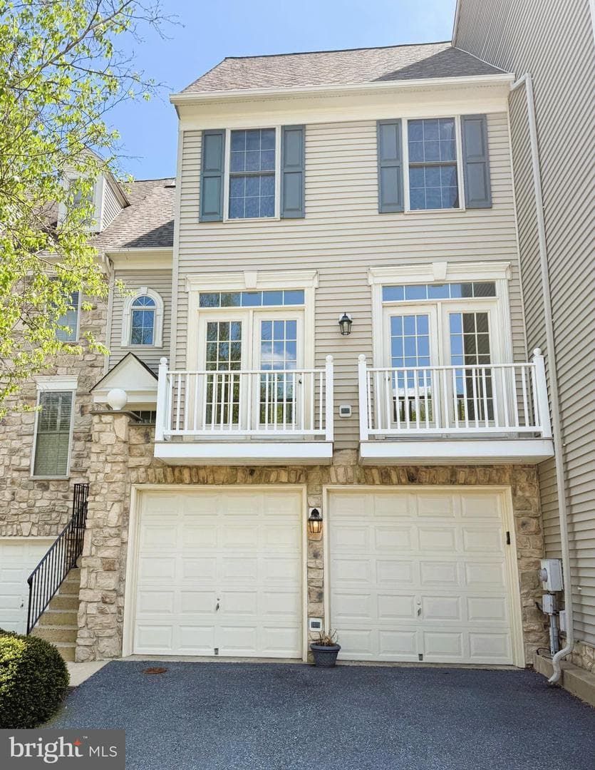 2211 Bear Den Road