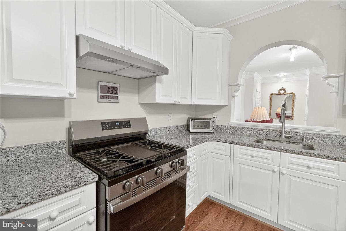 2500 Waterside Drive #103 photo 10