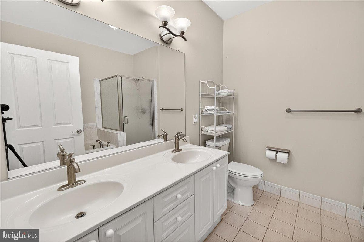 2500 Waterside Drive #103 photo 24