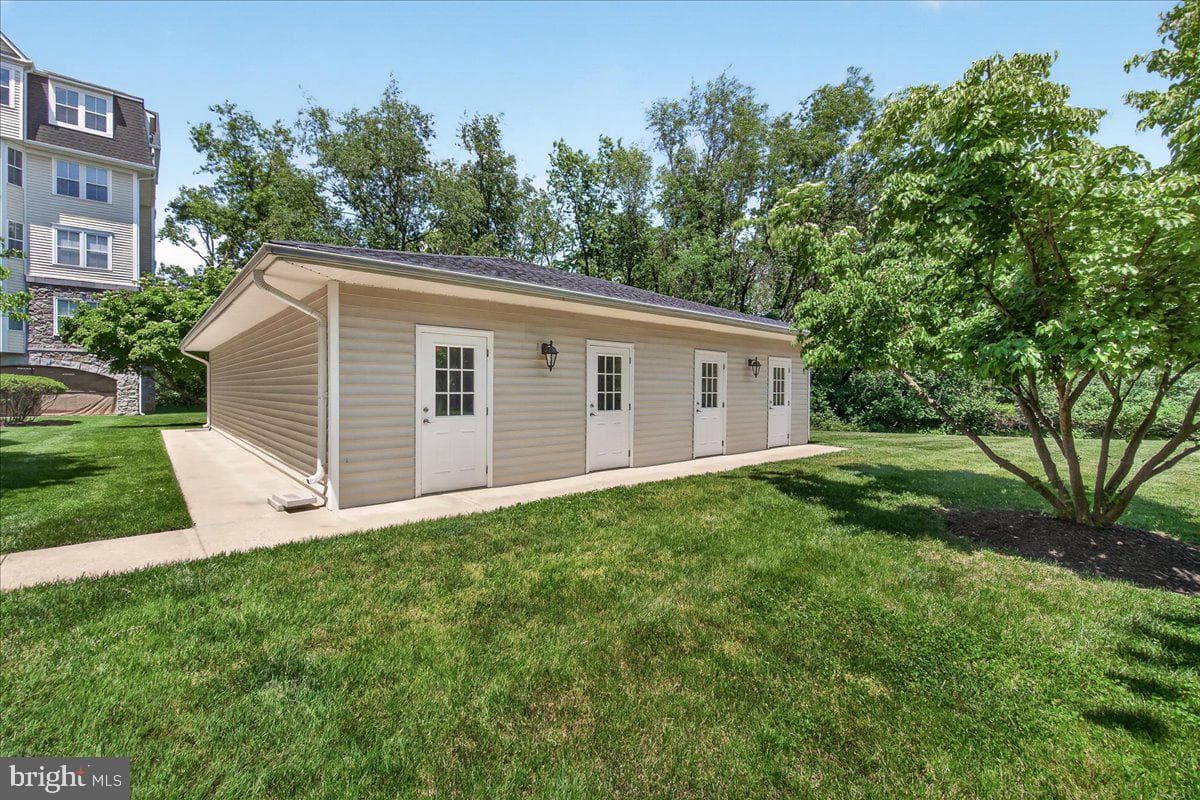 2500 Waterside Drive #103 photo 33