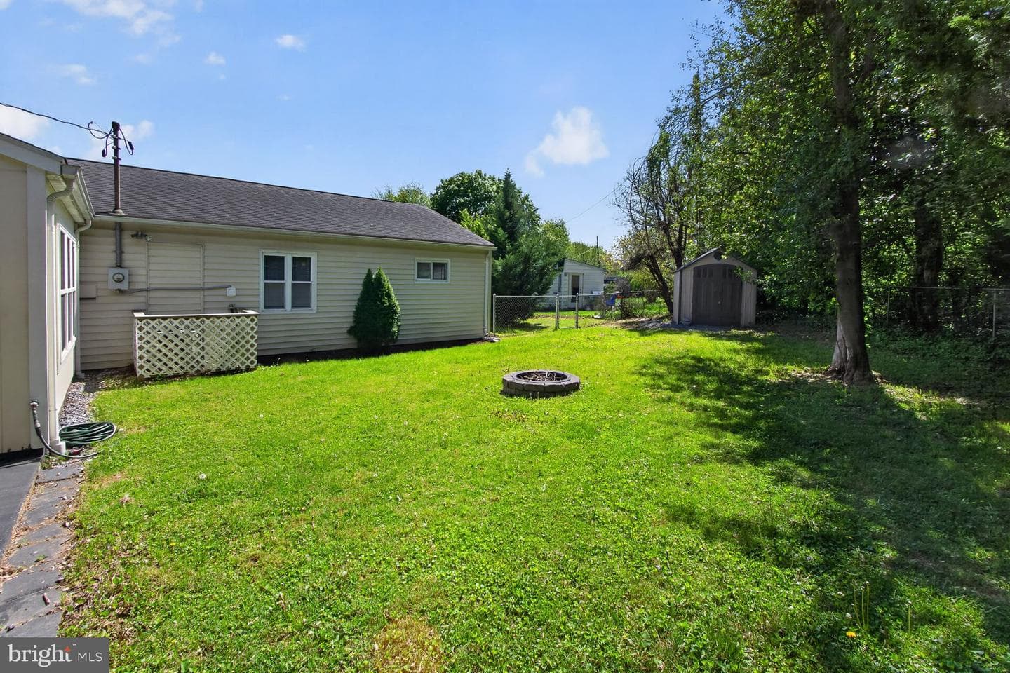 613 Charles Street photo 30
