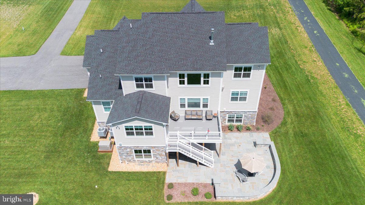 7172 Meadowbrooke Drive photo 4