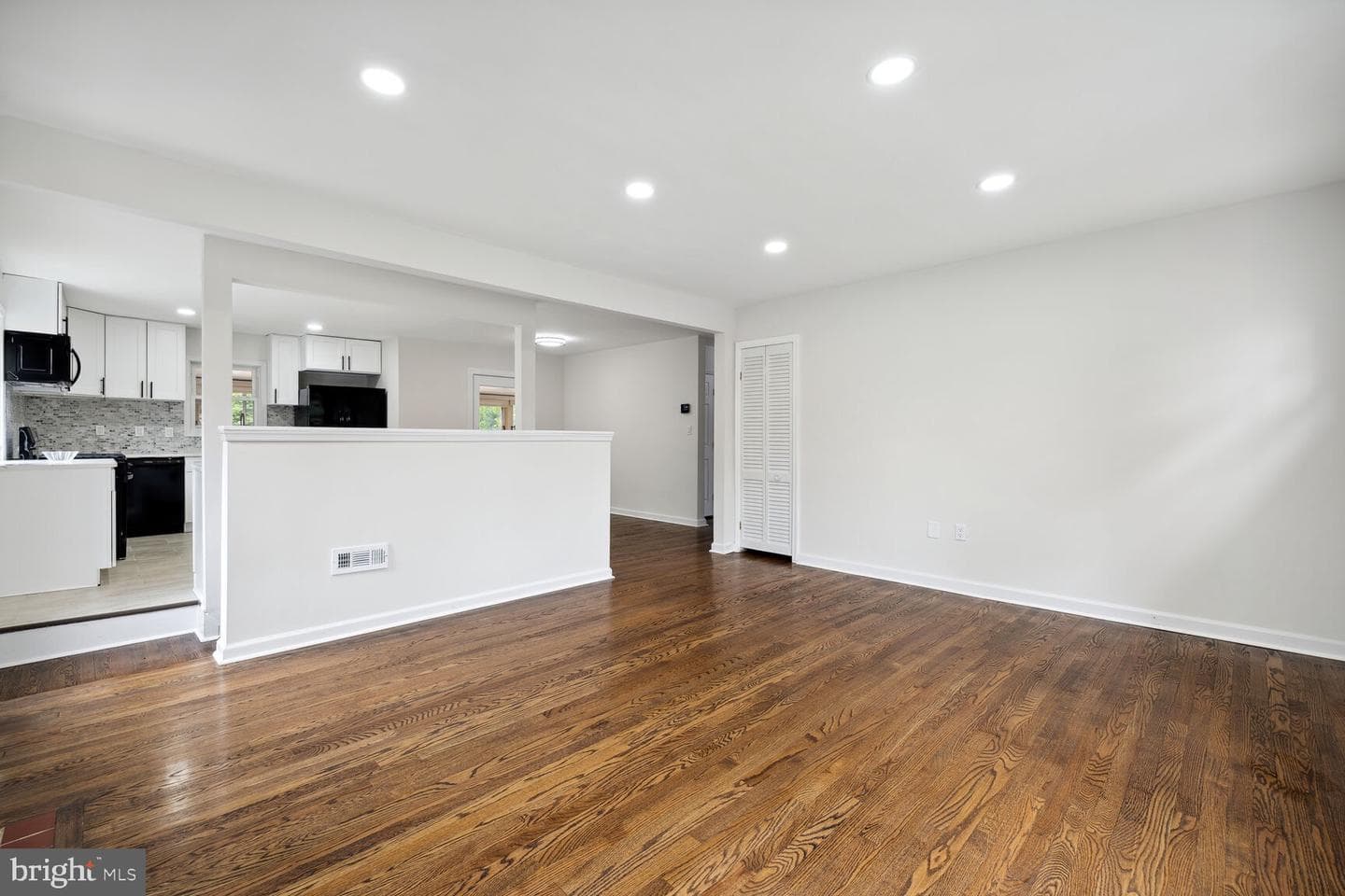 606 Biggs Avenue photo 3