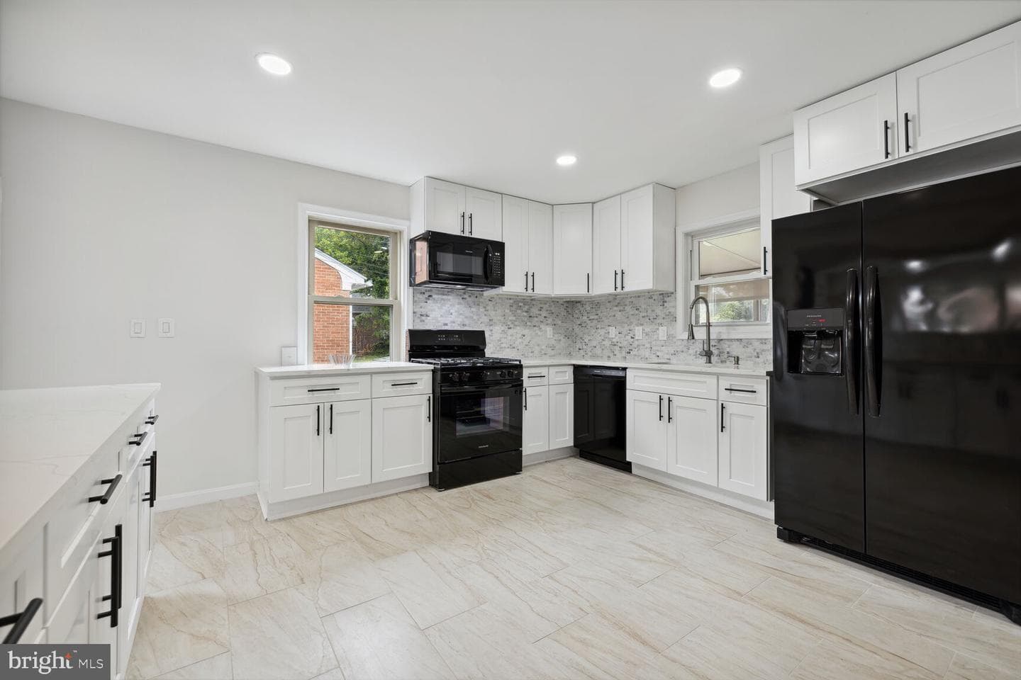 606 Biggs Avenue photo 6