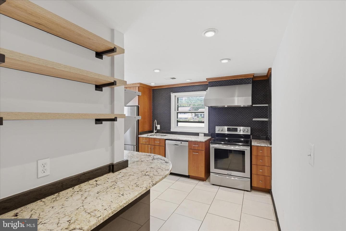17 E Thirteenth Street photo 13