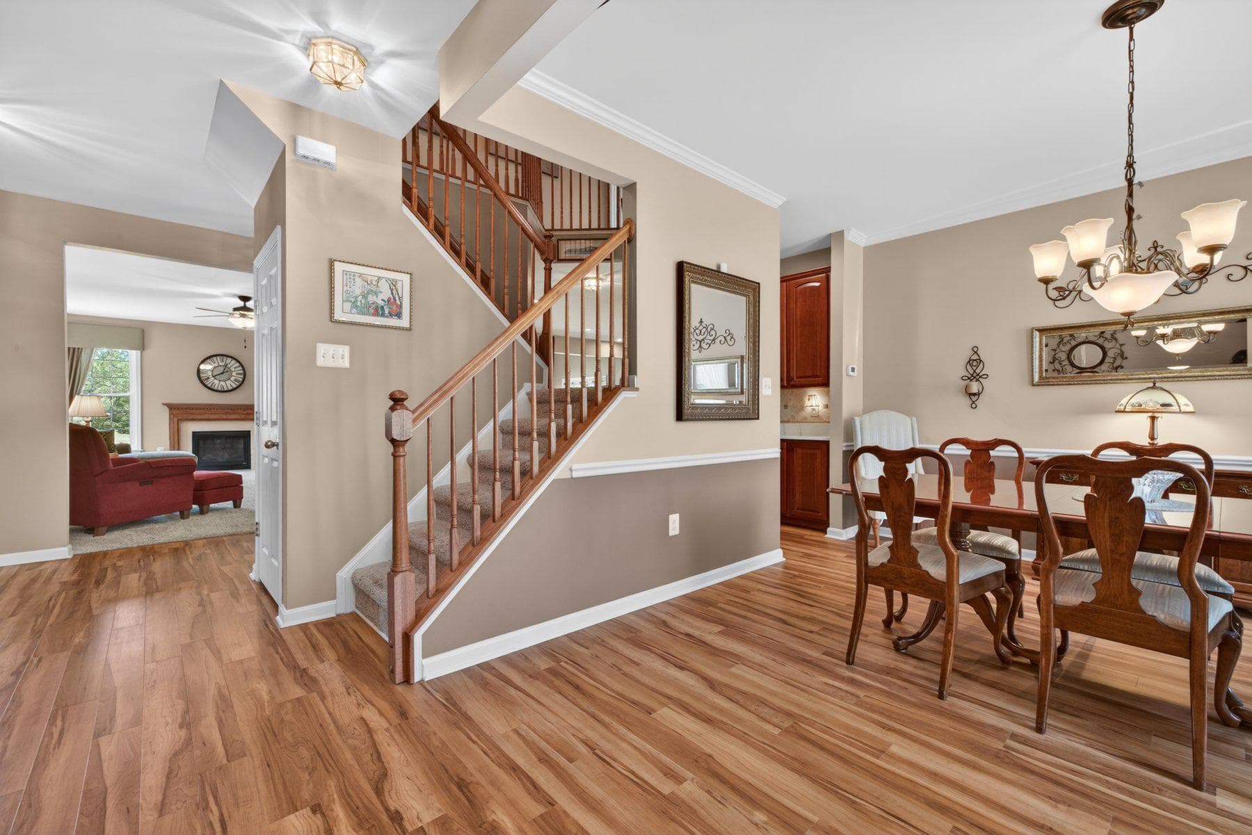 2622 Inwood Drive photo 4