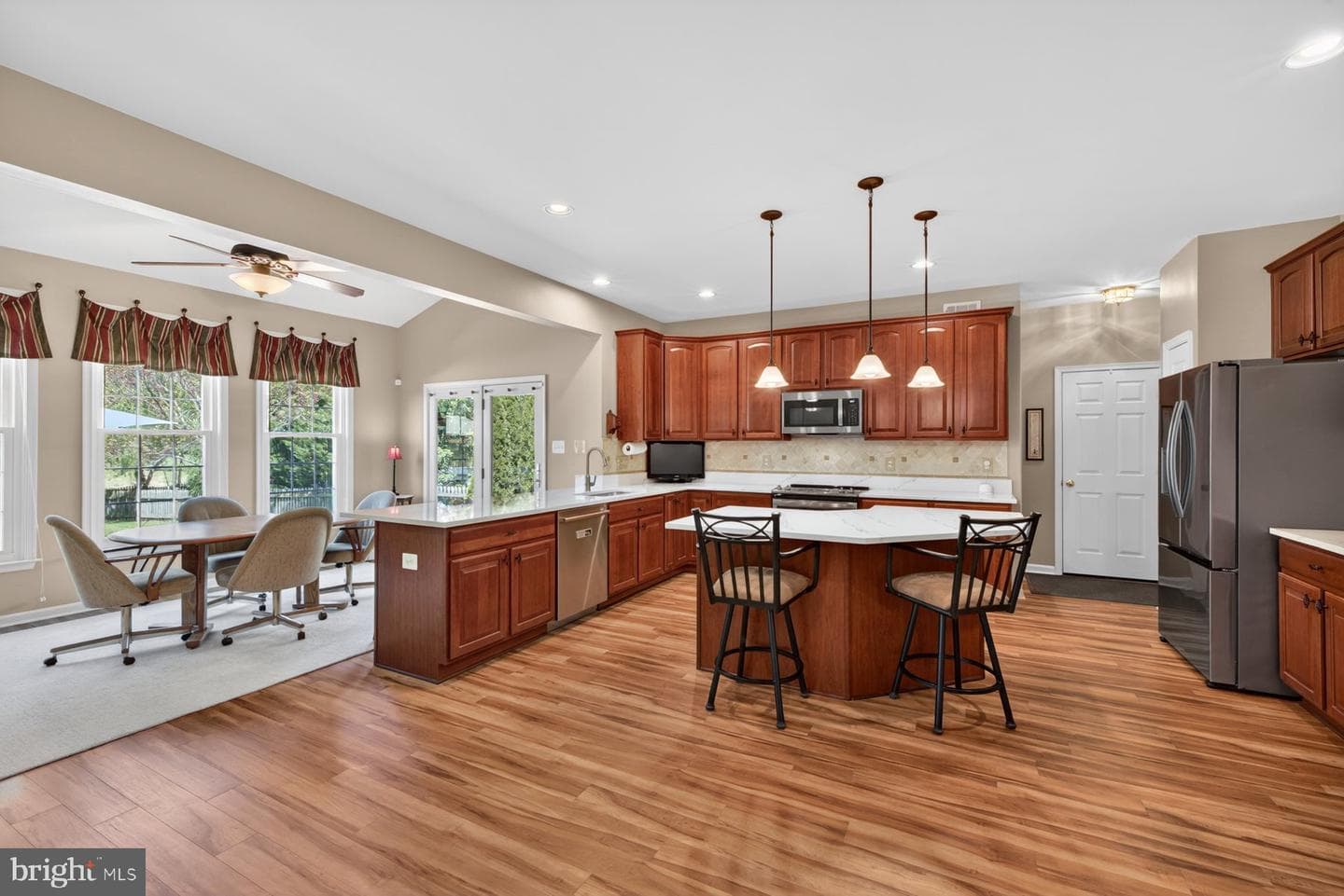 2622 Inwood Drive photo 9