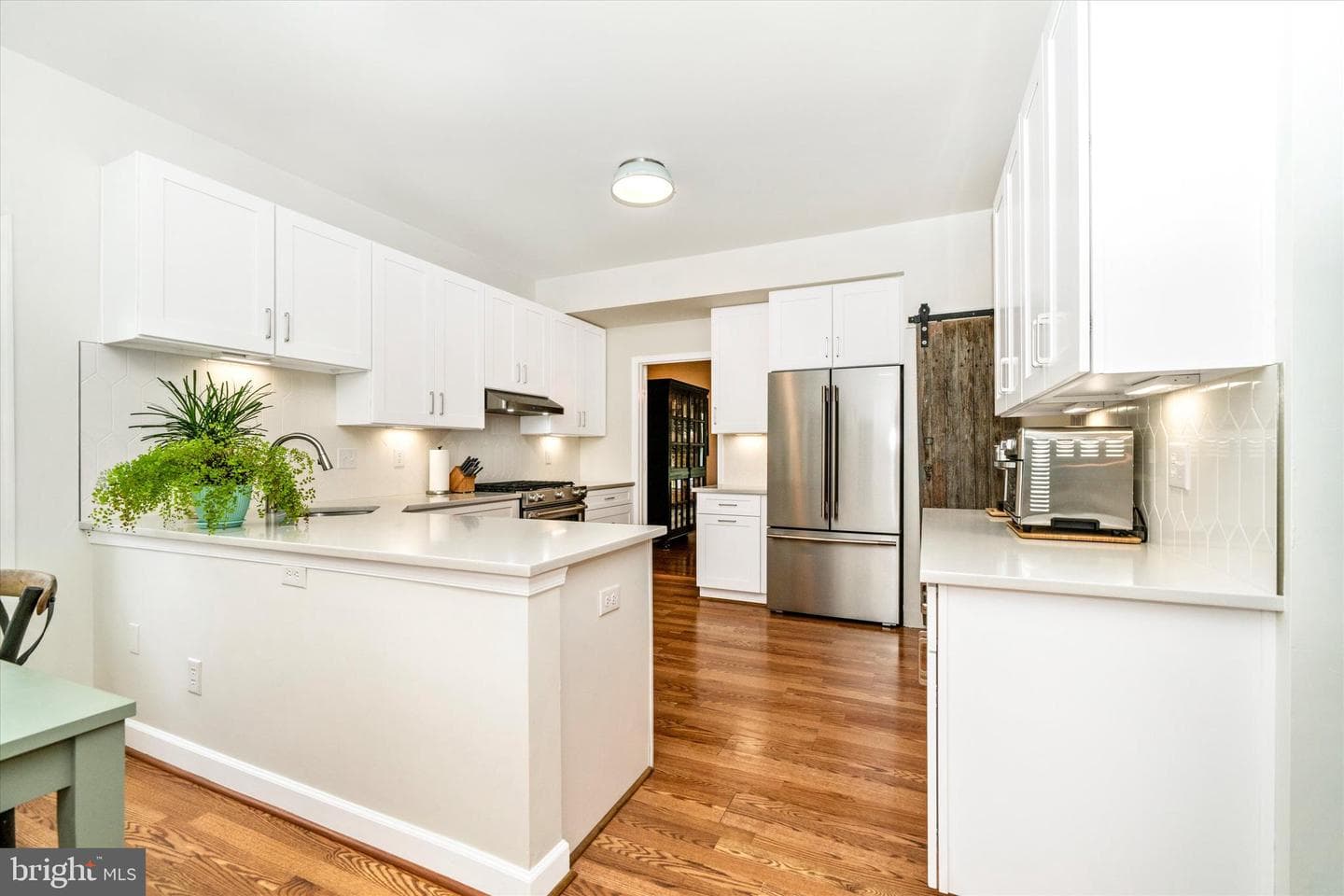 2447 Merchant Street photo 10