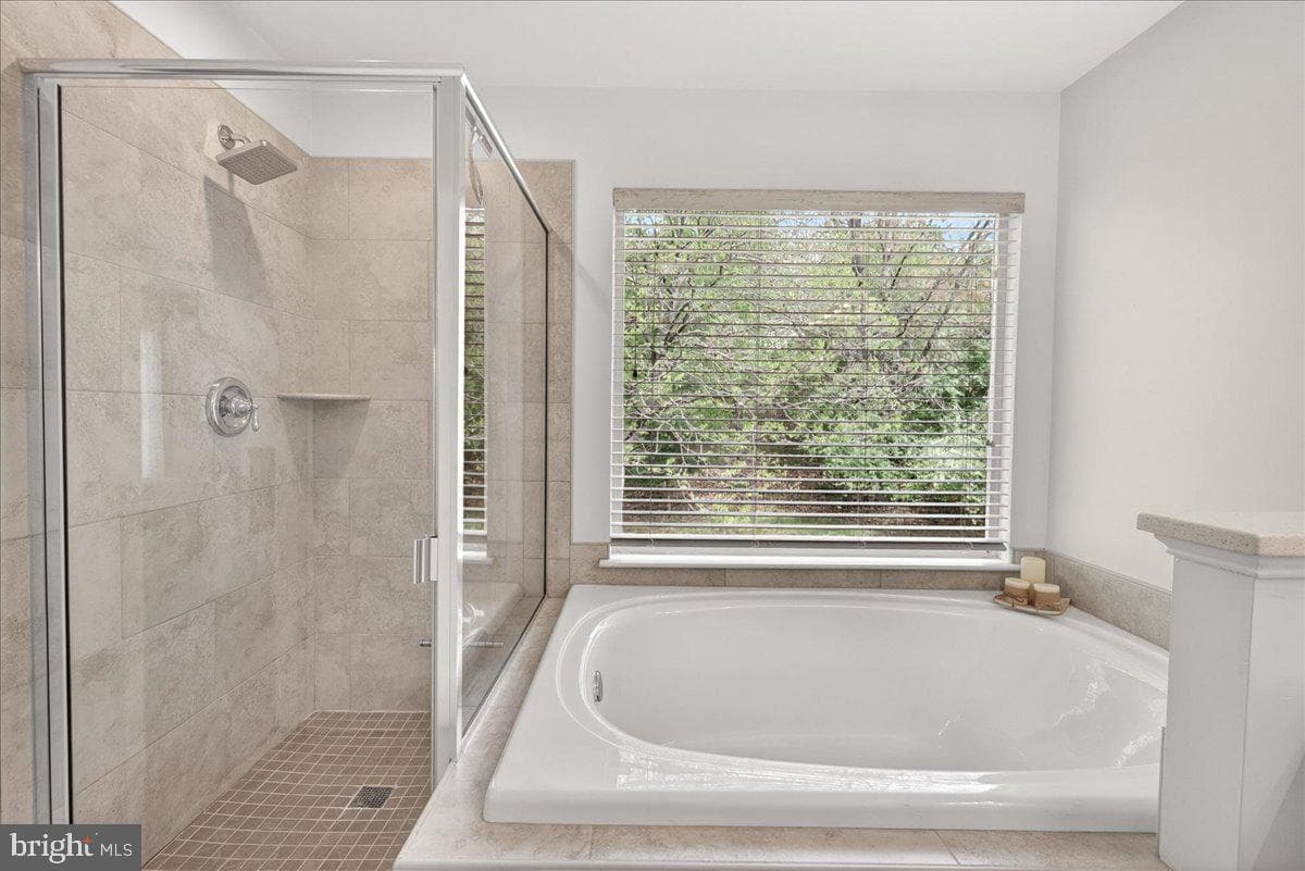 6736 Woodridge Road photo 23