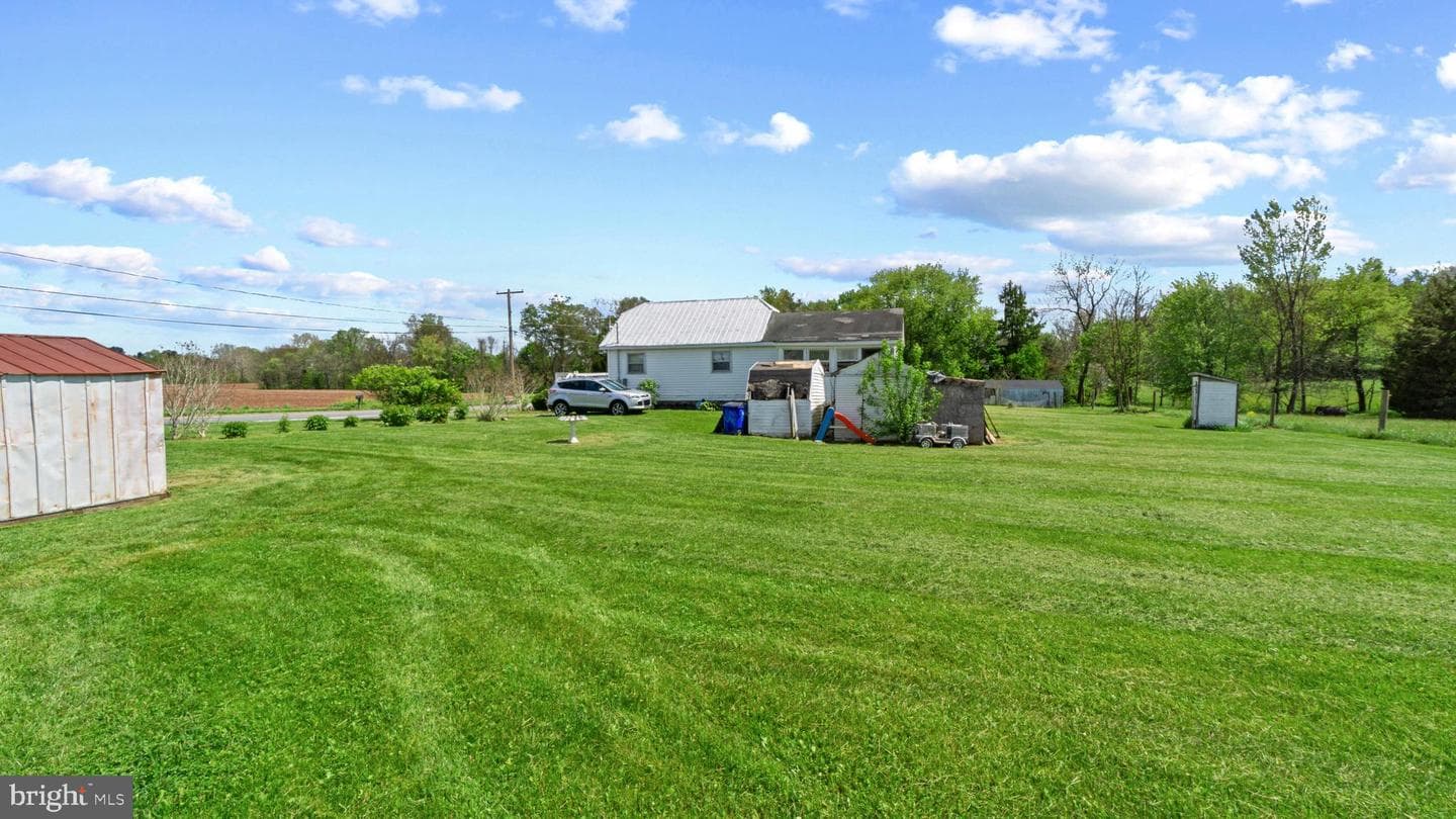 7549 Utica Road photo 3