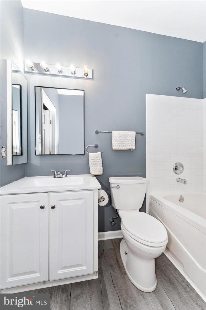 6240 Glen Valley Terrace #5a photo 31