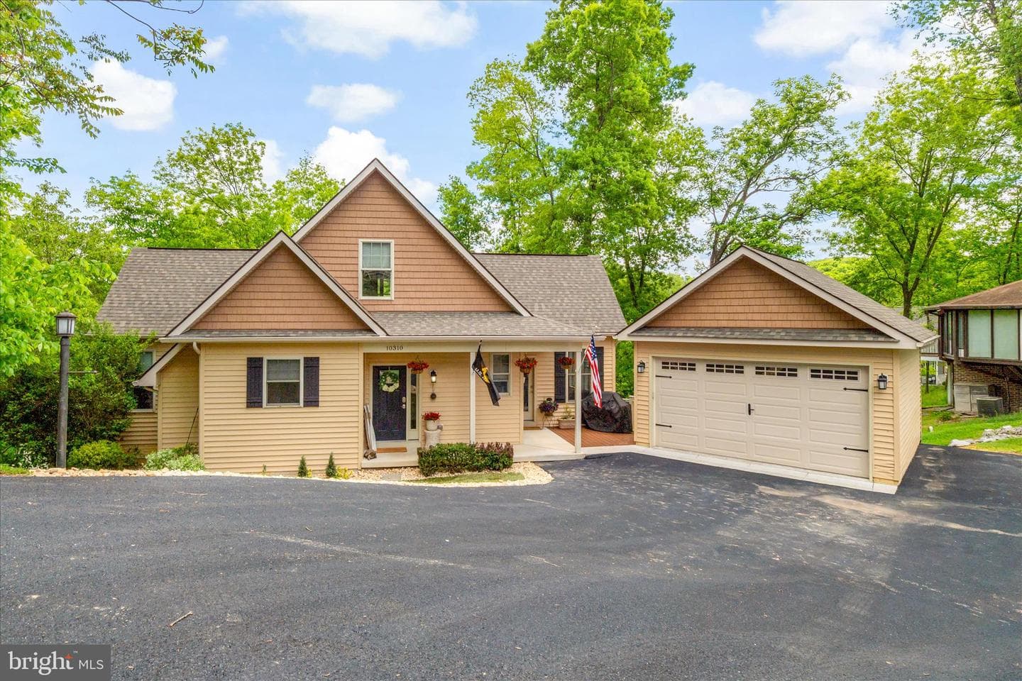 10310 Iliamna Court photo 2