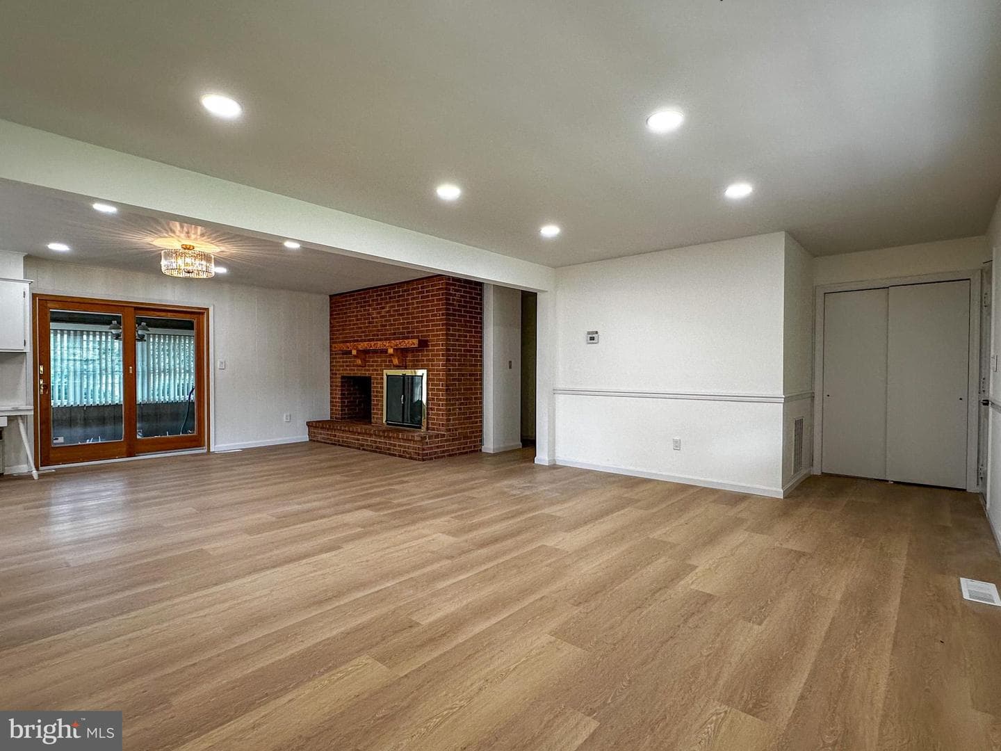 6783 Sunnybrook Drive photo 14