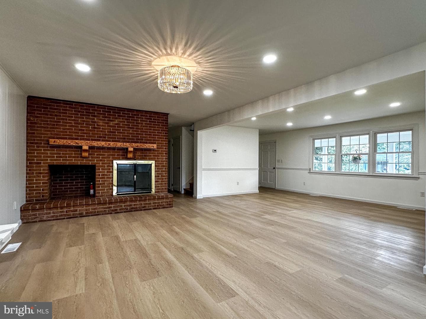 6783 Sunnybrook Drive photo 6