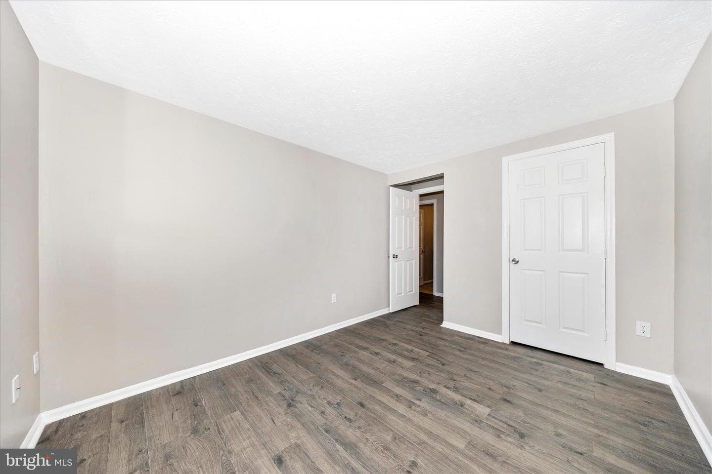 572 Hollyberry Way photo 32