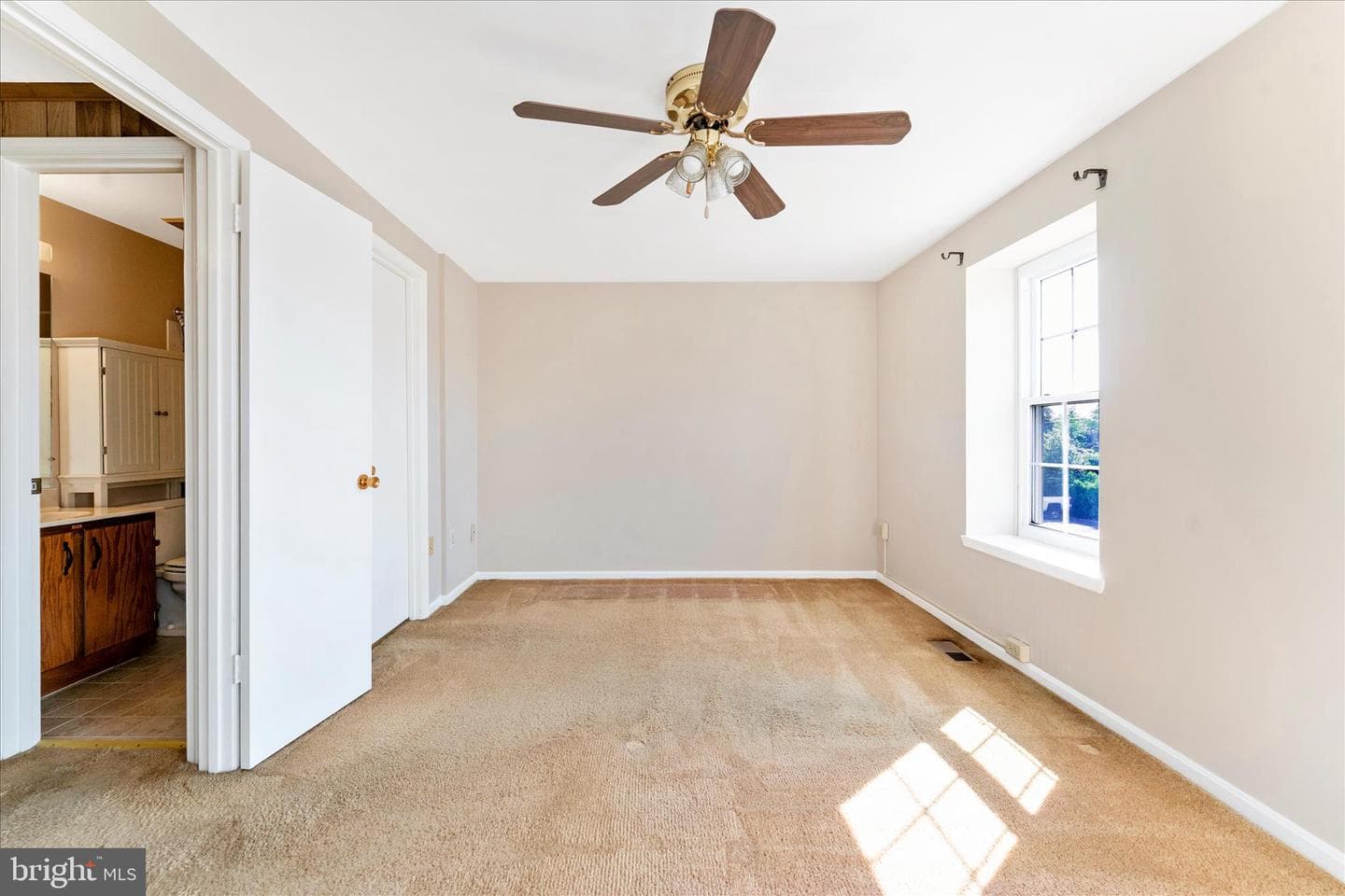 5751 Sunset View Lane photo 18