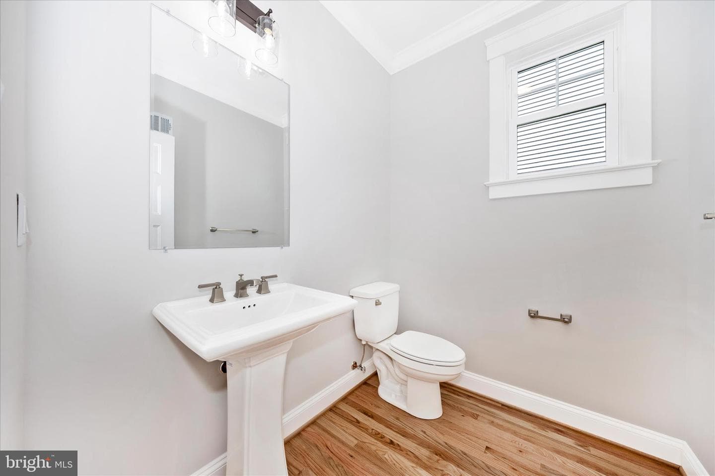 109 W 13th Street photo 28