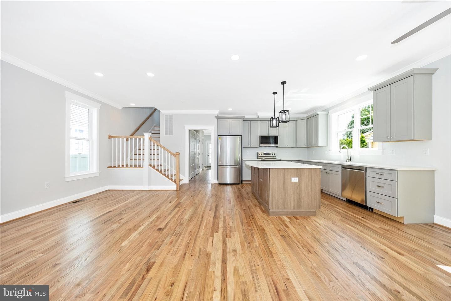 109 W 13th Street photo 5