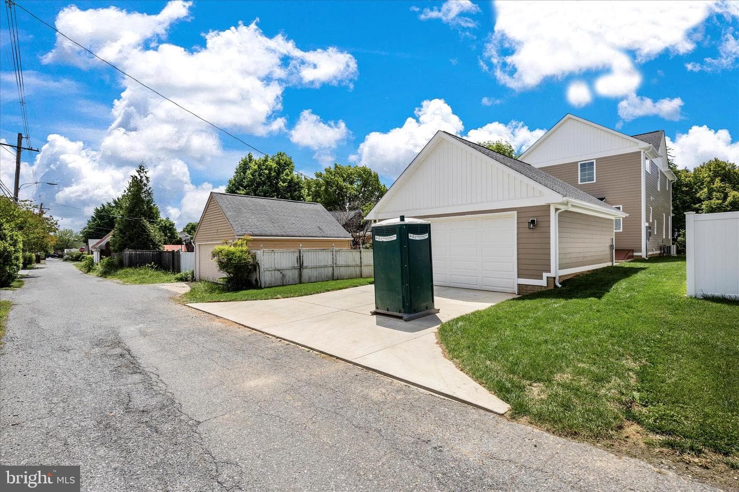109 W 13th Street photo 60