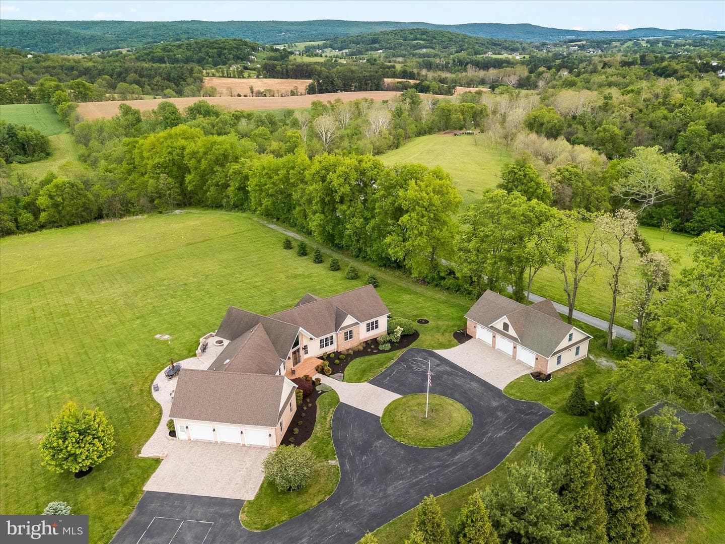 10691 Easterday Road photo 1