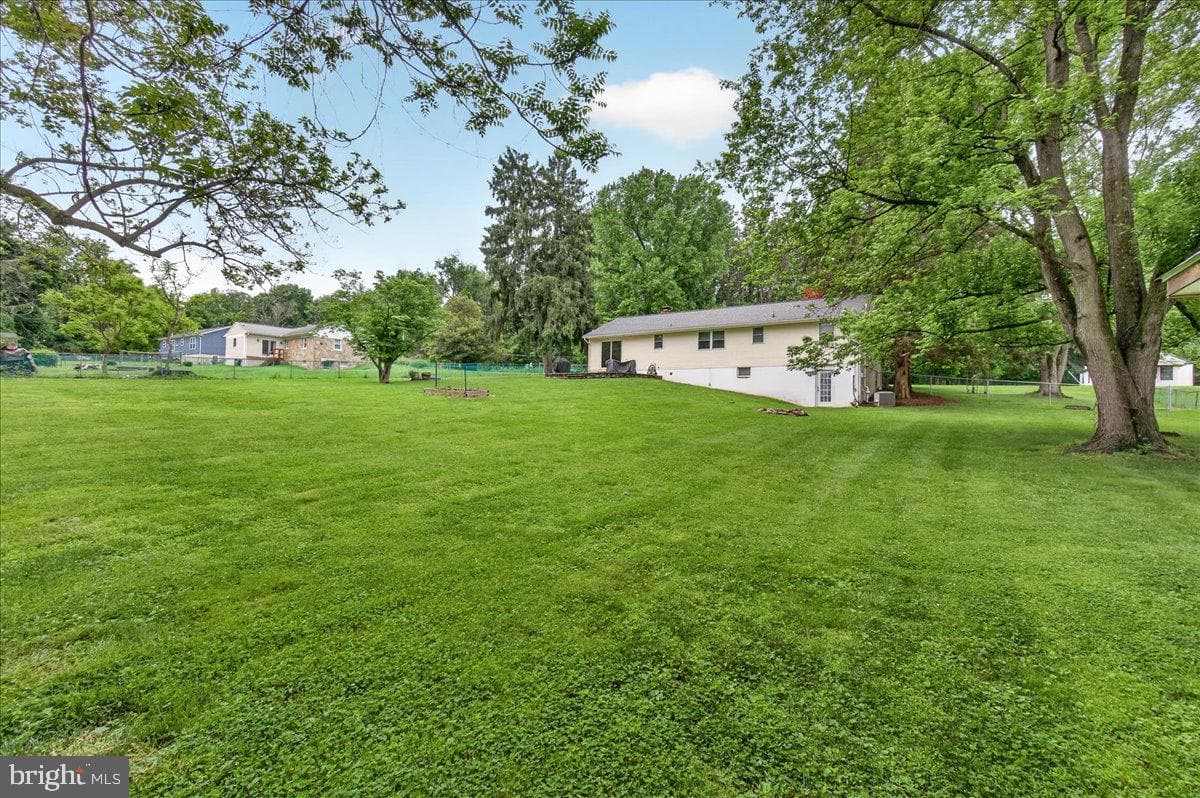 9712 Thompson Dr photo 36