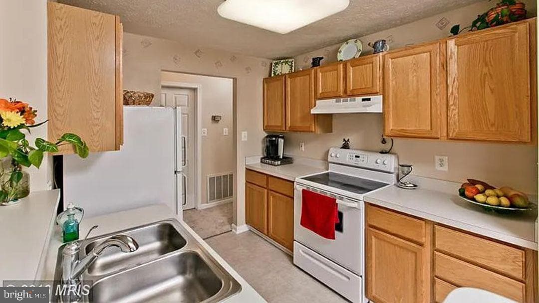 6405 Weatherby Court #f photo 8