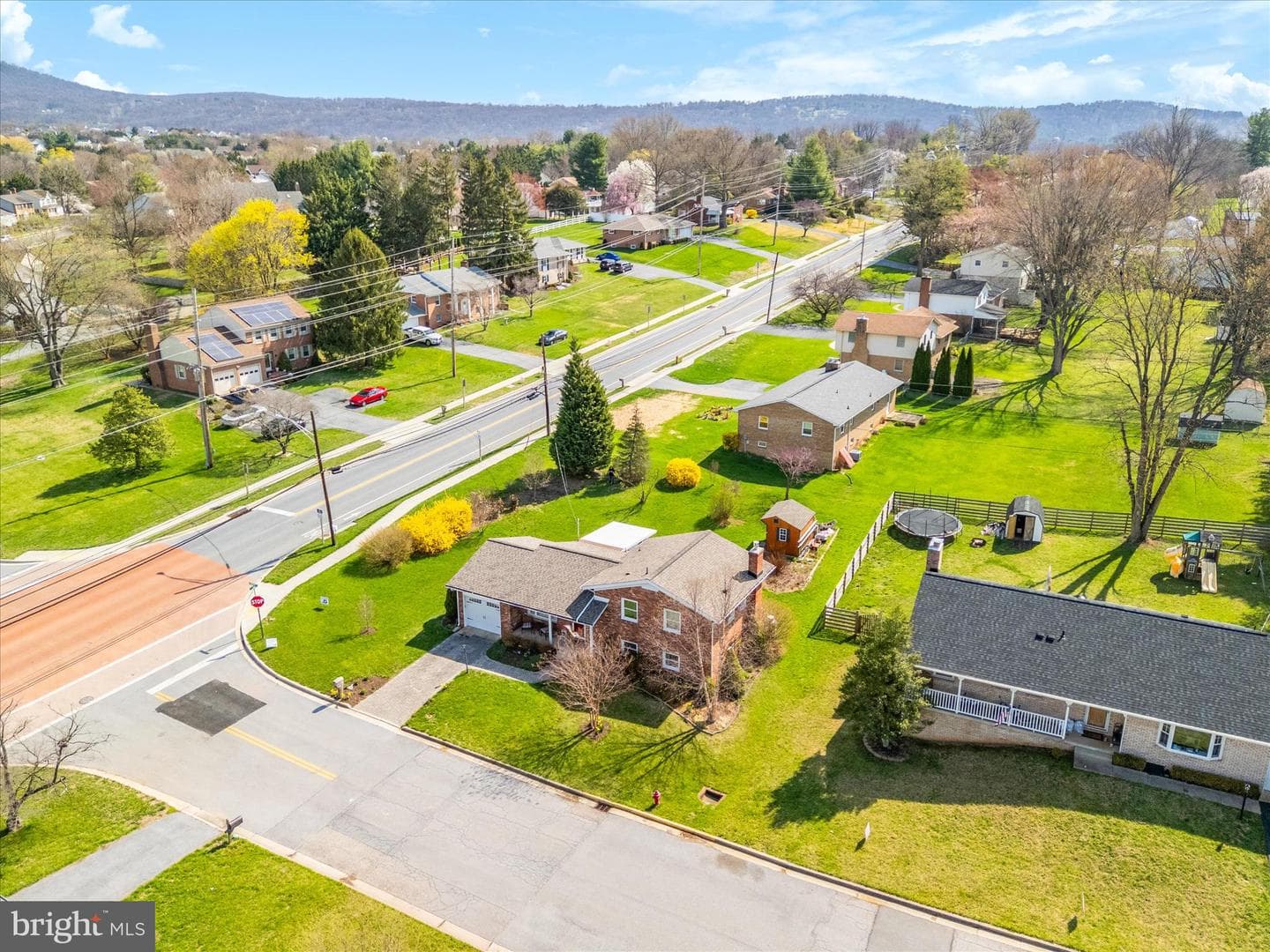 2 Lombardy Drive photo 47