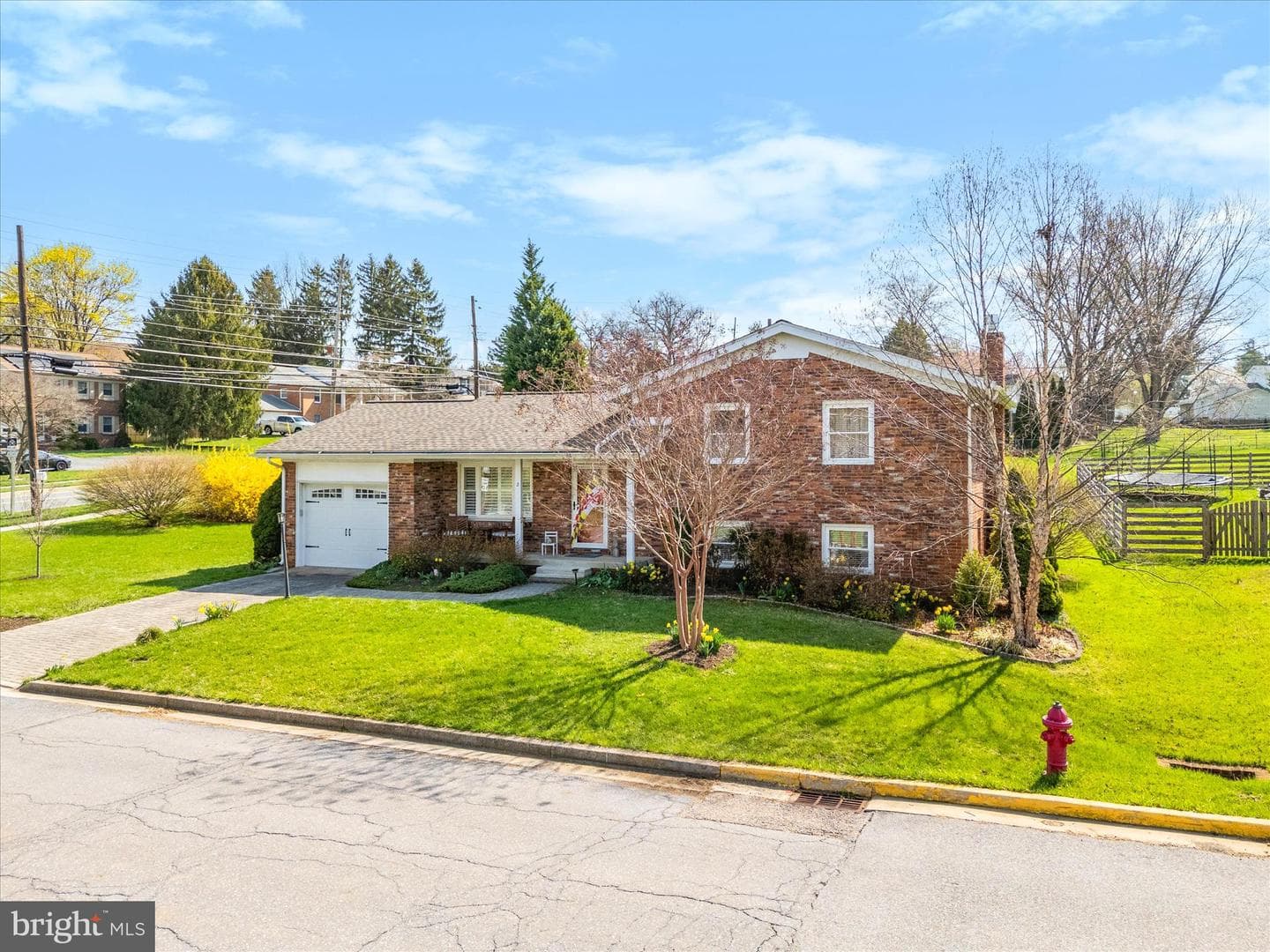 2 Lombardy Drive photo 49
