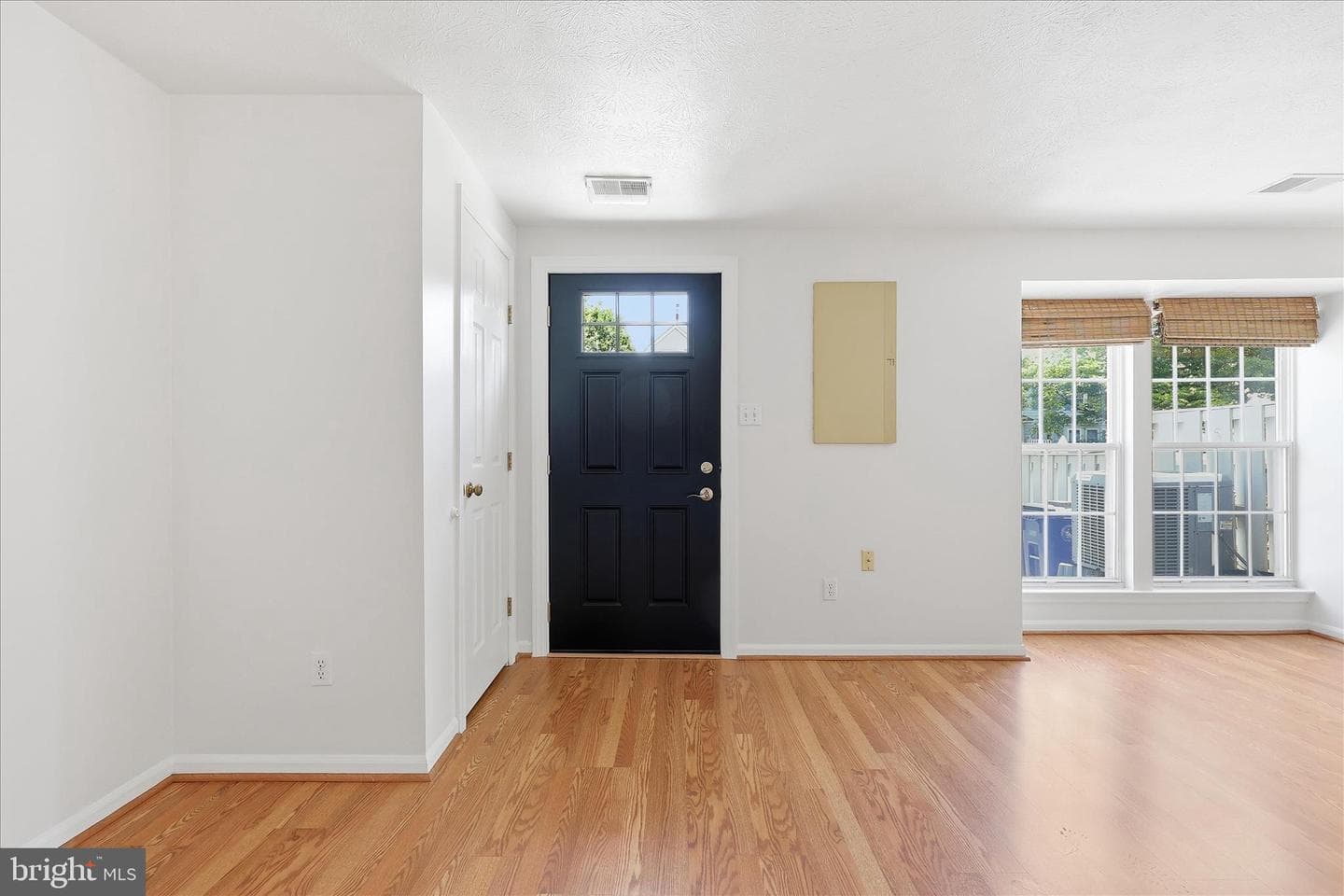 1032 Staghorn Avenue photo 3