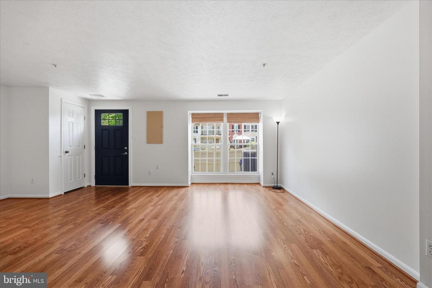1032 Staghorn Avenue photo 5