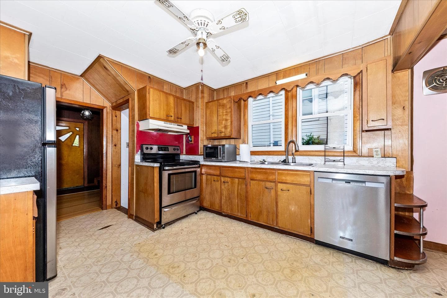 216 N Delaware Avenue N photo 11