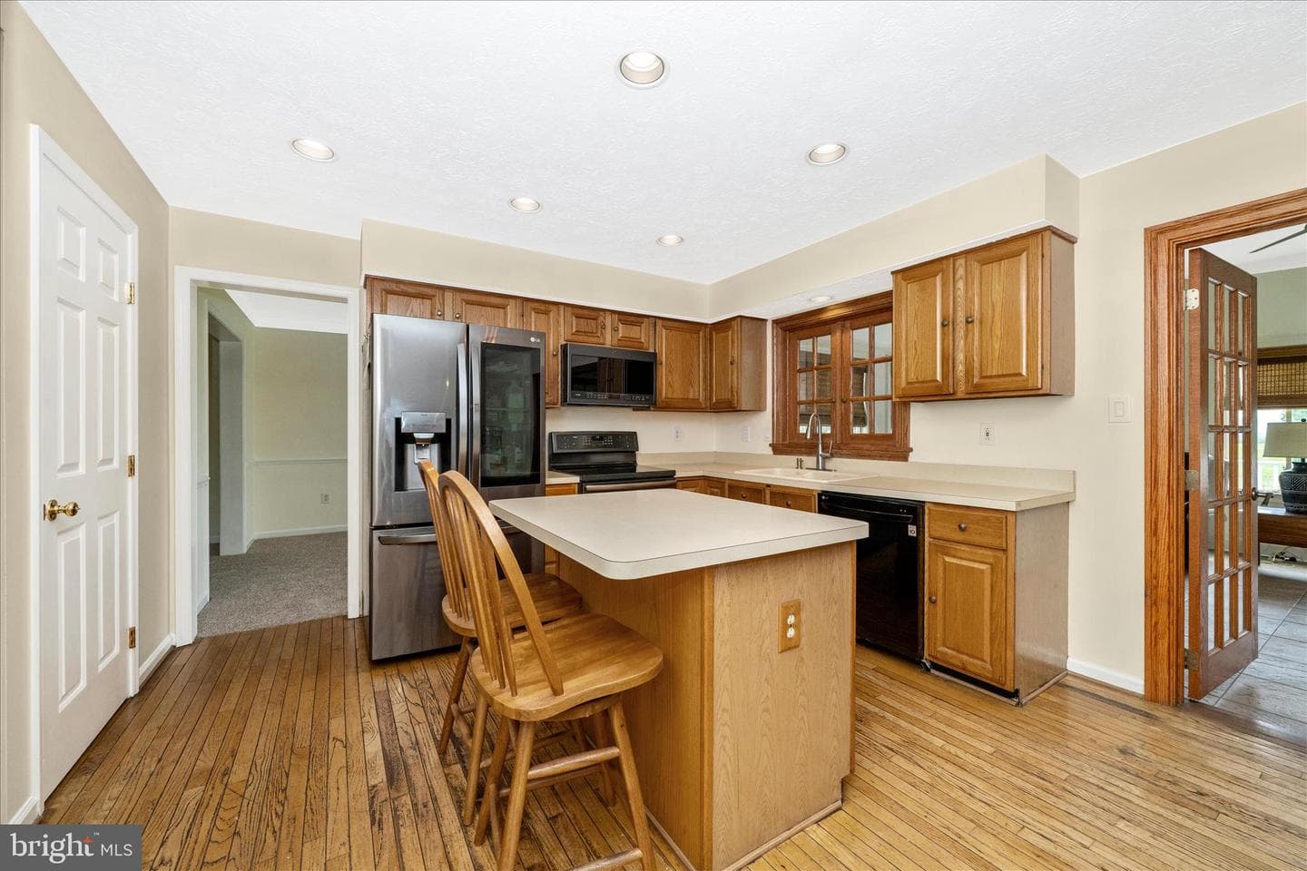 9534 Liberty Road photo 16