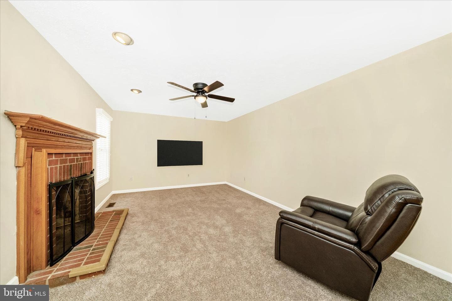 9534 Liberty Road photo 22